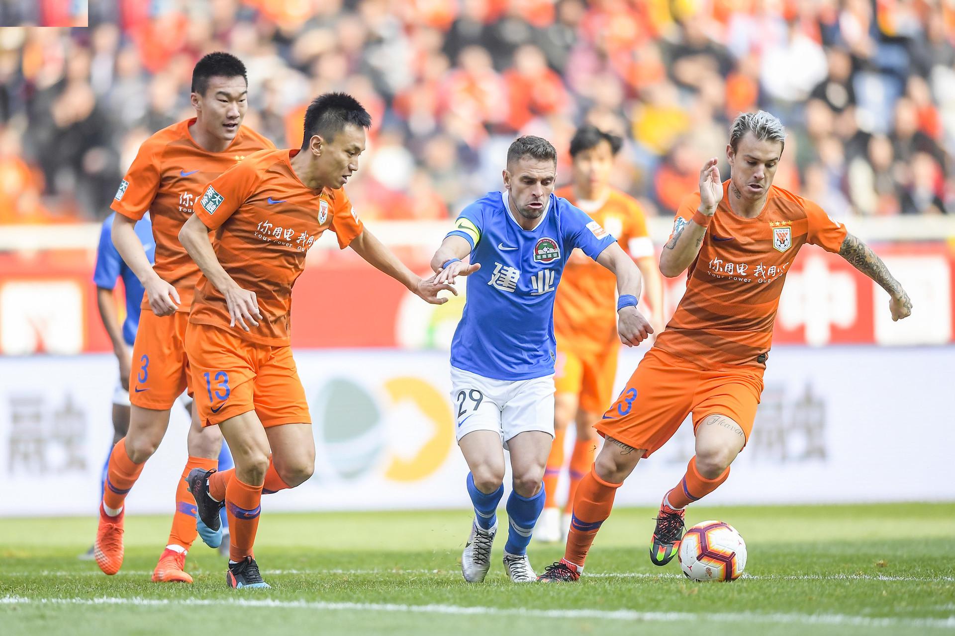 富德主场战平鲁能,保级情况严峻 富德主场战平鲁能,保级情况严峻