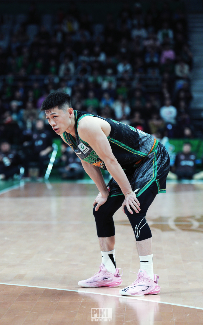 焦灼激烈！球队为冠军头衔搏命