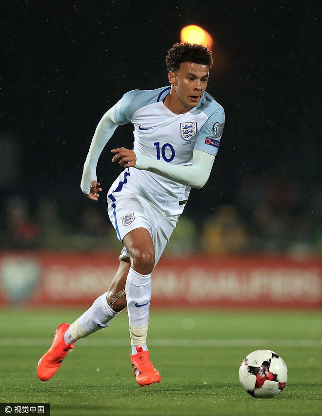 英格兰主场战胜立陶宛保持领跑 英格兰主场战胜立陶宛保持领跑