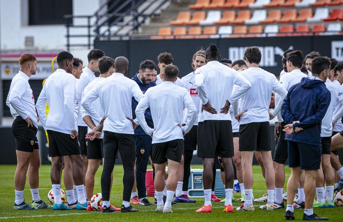 巴萨险胜瓦伦西亚,瓦伦西亚仍蓄势待发 巴萨险胜瓦伦西亚,瓦伦西亚仍蓄势待发