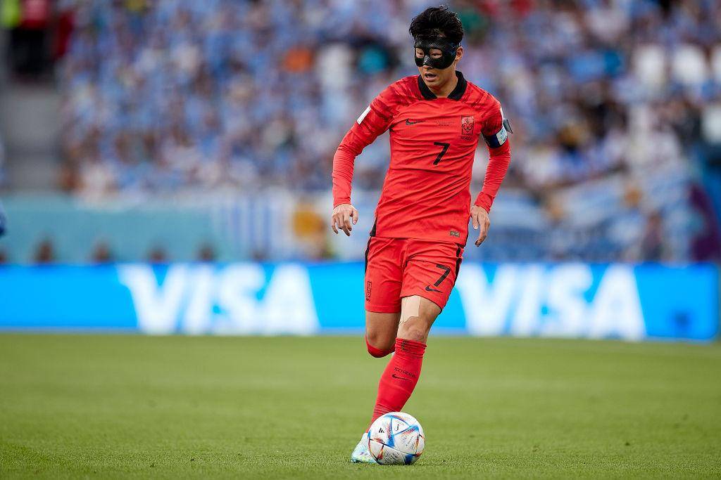 斗志昂扬球员表现出色,迎战强敌 斗志昂扬球员表现出色,迎战强敌