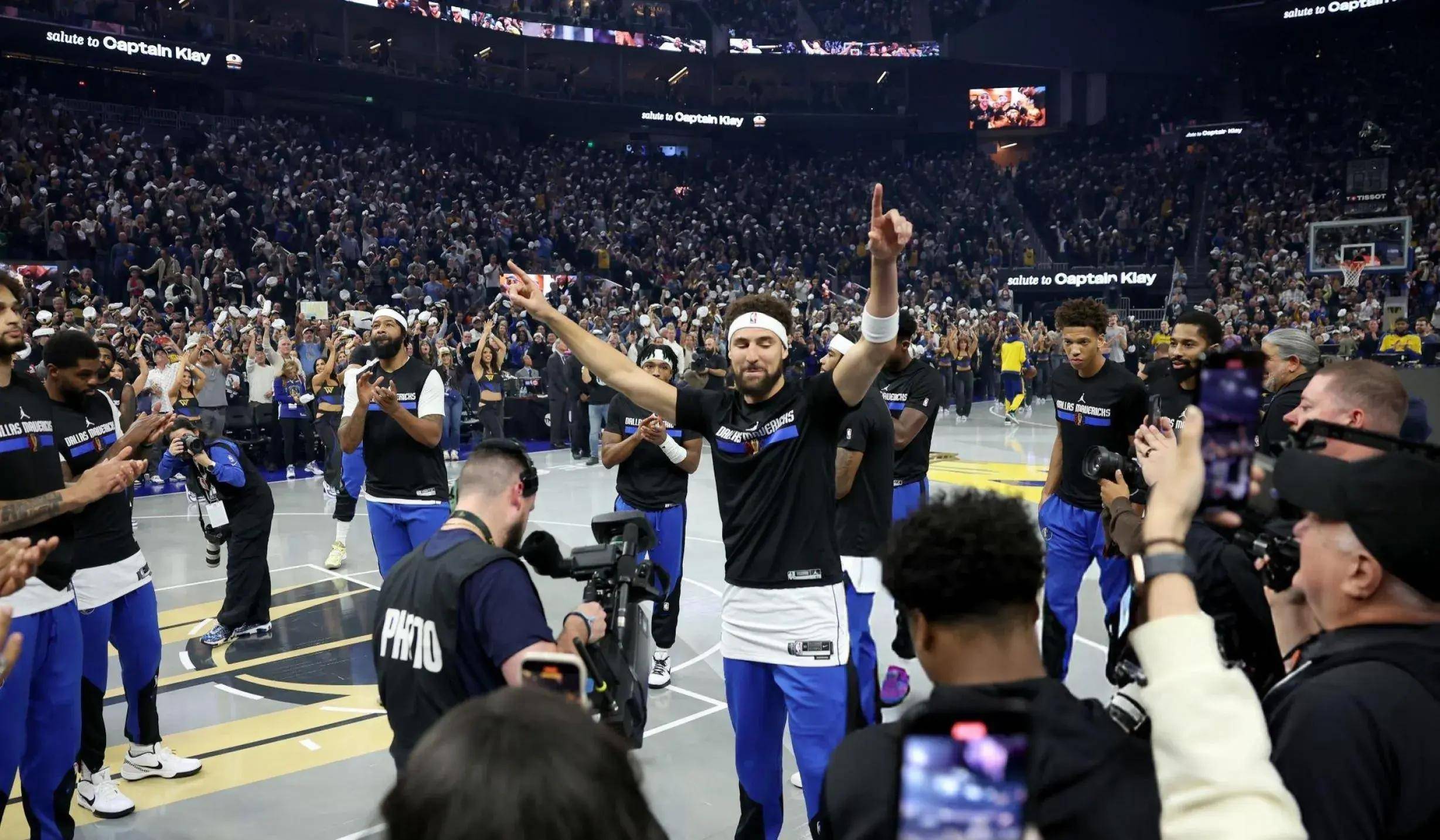 勇士主场告捷，继续不败神州横扫狂热