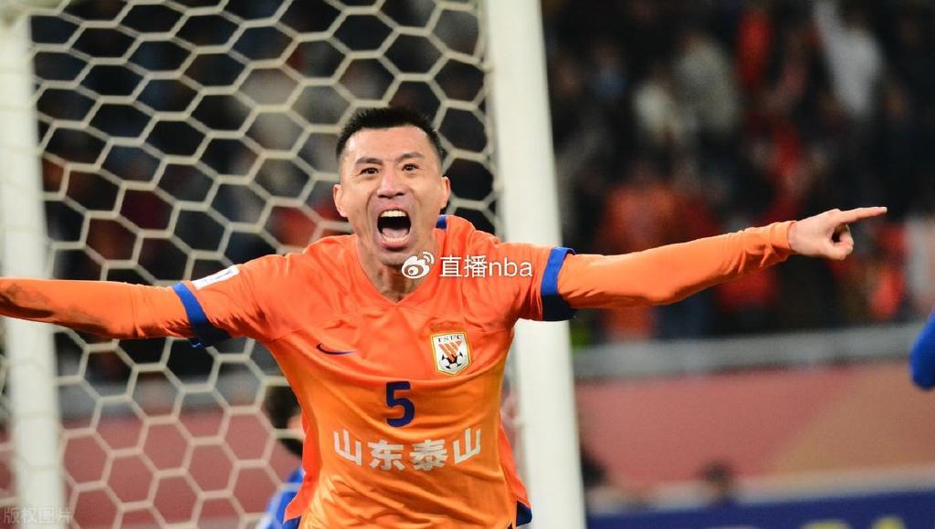 鲁能队在比赛中展现出顽强拼搏,最终逆转比分获胜 鲁能队在比赛中展现出顽强拼搏,最终逆转比分获胜