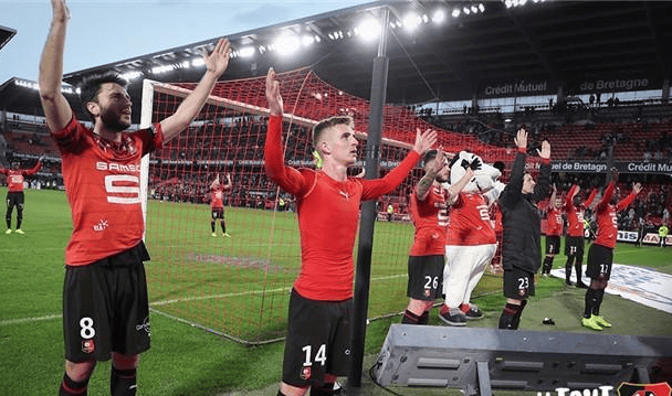 南特队在比赛中表现神勇夺冠 南特队在比赛中表现神勇夺冠