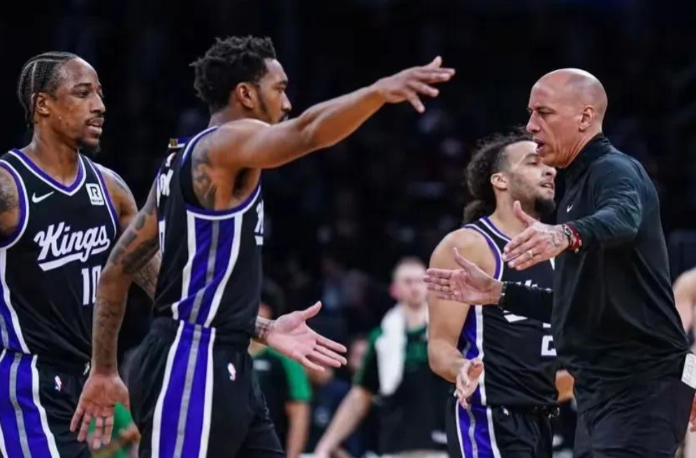 小牛队主帅战术精准,带领球队取得连胜 小牛队主帅战术精准,带领球队取得连胜