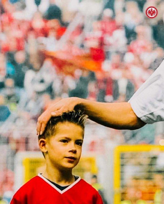 法兰克福球员休息调整心态备战 法兰克福球员休息调整心态备战