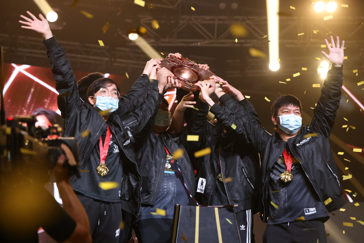 挑战世界冠军,球队备战全力出击 挑战世界冠军,球队备战全力出击