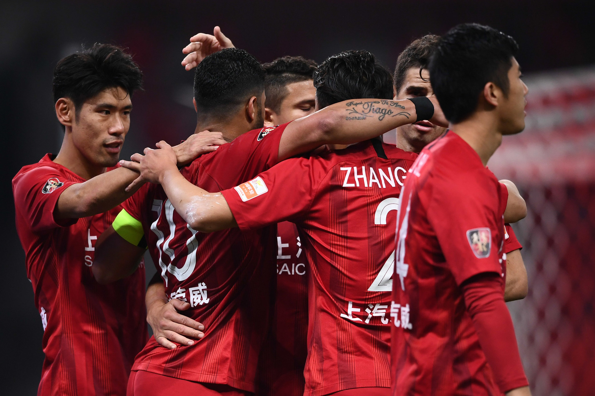 上港主场力挽狂澜,逆转胜利喜人! 上港主场力挽狂澜,逆转胜利喜人!