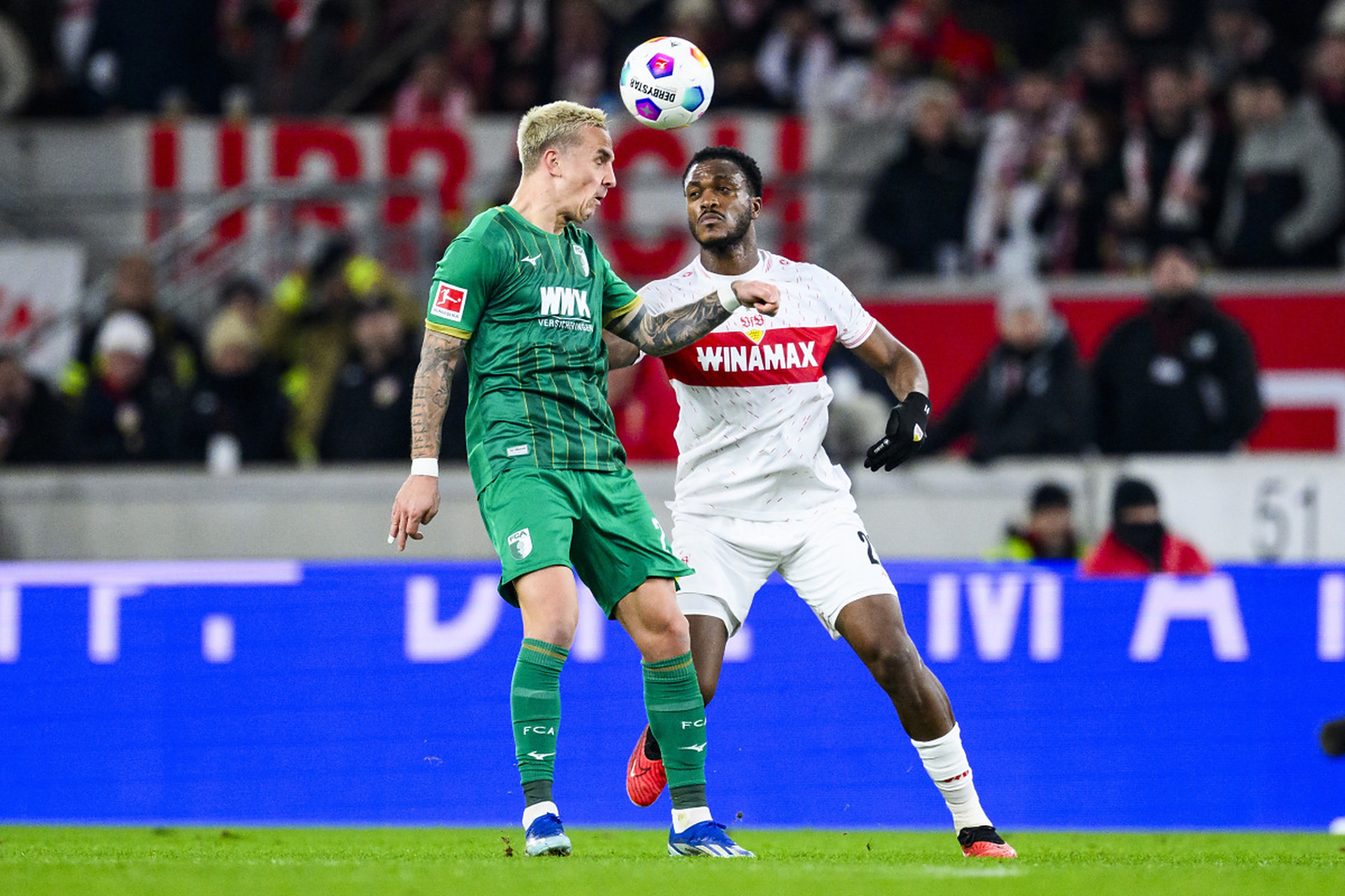 斯图加特遭遇惨败,保级形势严峻 斯图加特遭遇惨败,保级形势严峻