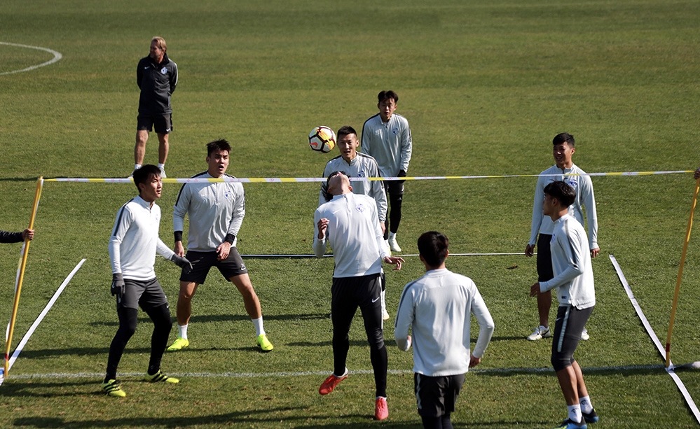 大连一方备战下一场比赛,期待全取三分 大连一方备战下一场比赛,期待全取三分