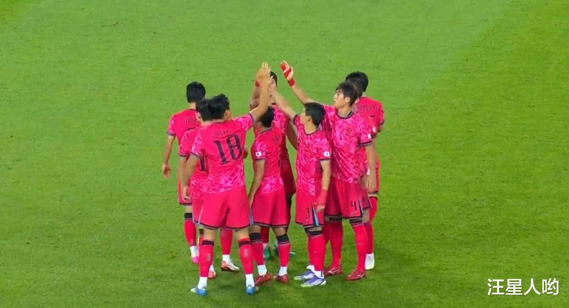 日本男子足球队奋勇争先,取得胜利 日本男子足球队奋勇争先,取得胜利