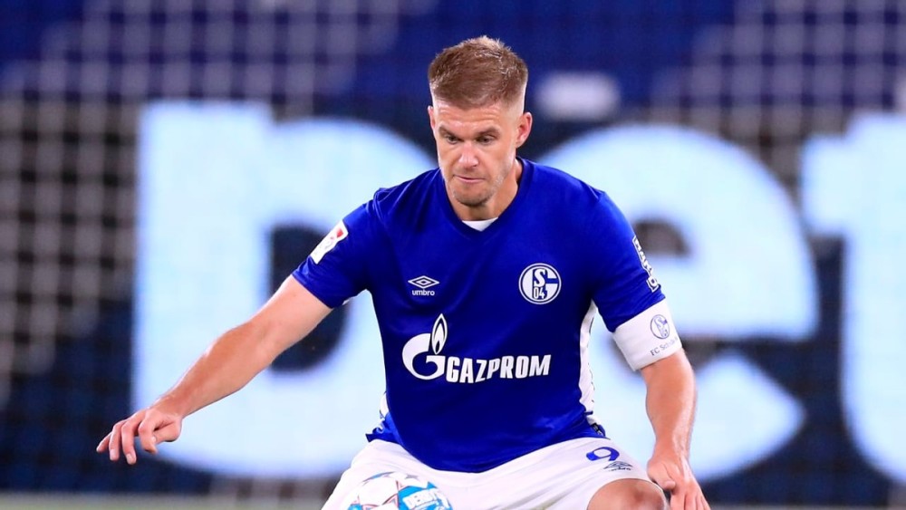 沙尔克04遭遇连败,降级阴影逐渐弥漫 沙尔克04遭遇连败,降级阴影逐渐弥漫