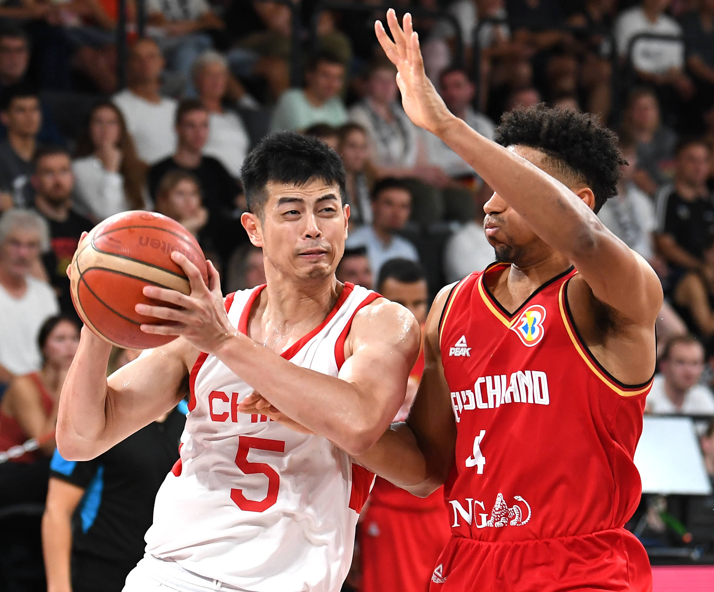 纷争不断的篮球世界杯赛事令球迷目不转睛 纷争不断的篮球世界杯赛事令球迷目不转睛