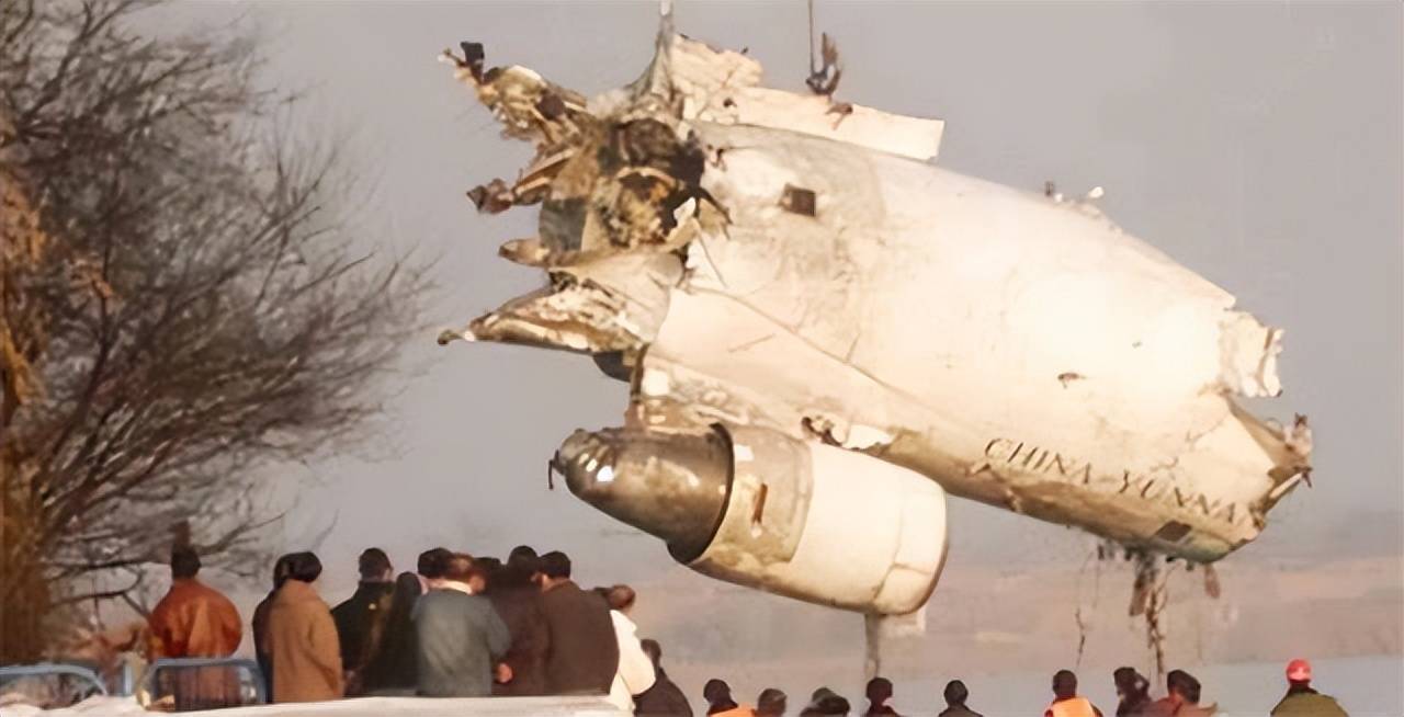 大连一方惨遭两连败,保级前景堪忧 大连一方惨遭两连败,保级前景堪忧