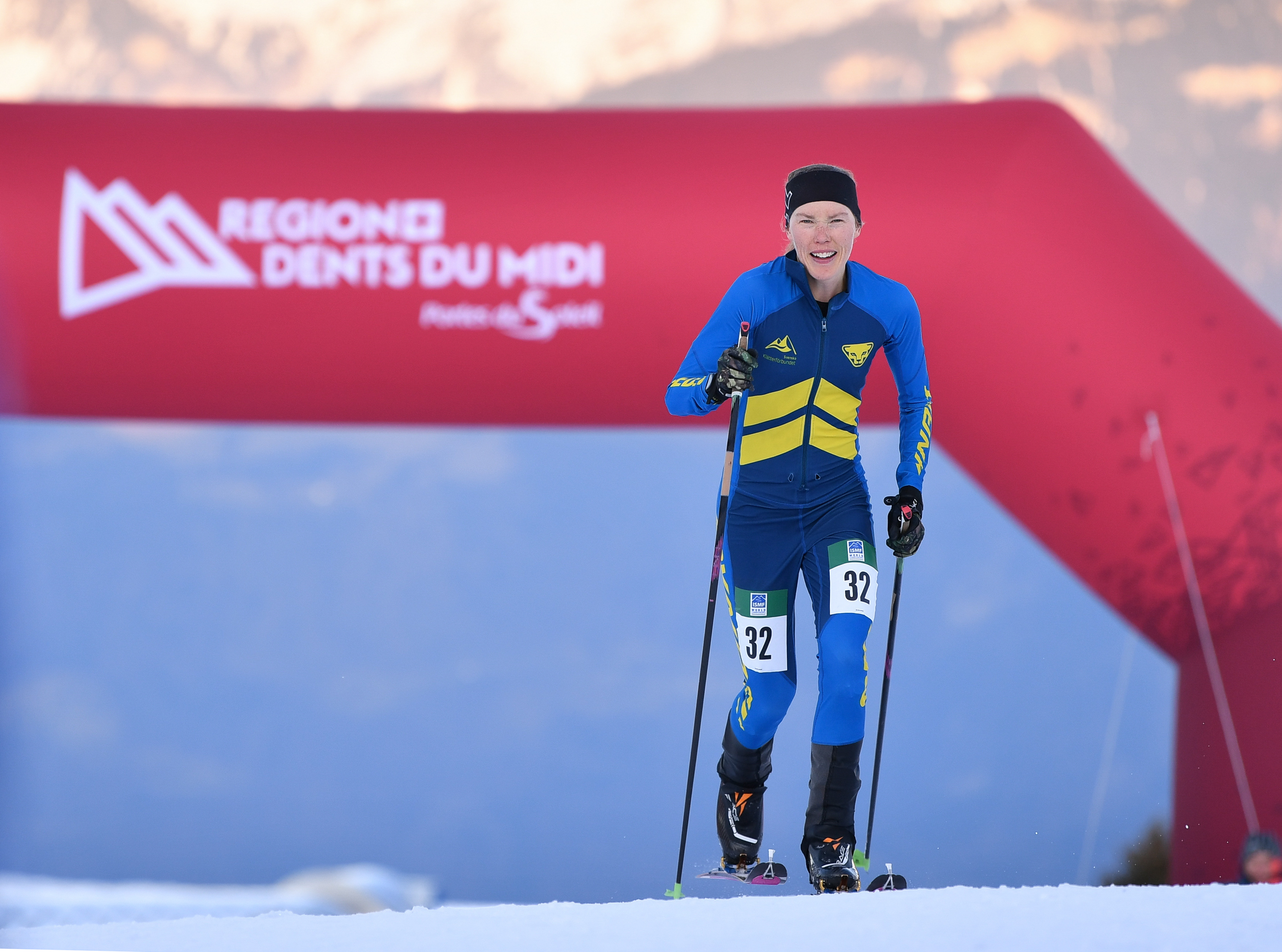 瑞士滑雪选手风骚表现,轻松晋级 瑞士滑雪选手风骚表现,轻松晋级