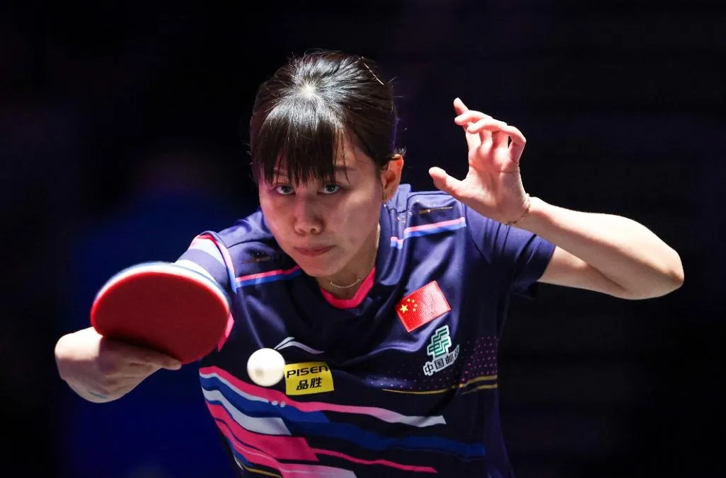 力挽狂澜,女队员在比赛中展现出色表现 力挽狂澜,女队员在比赛中展现出色表现