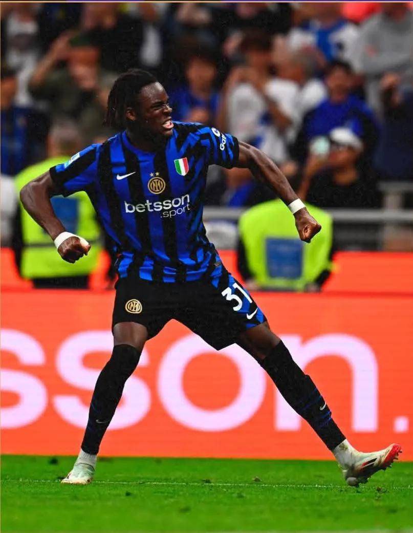 巴塞罗那门神亚历山大成功续约五年 巴塞罗那门神亚历山大成功续约五年