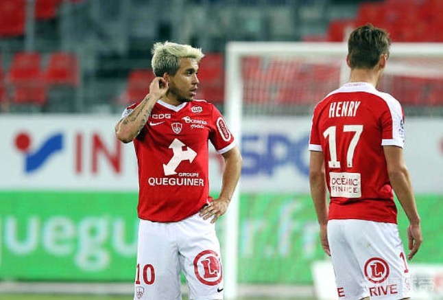 勒阿弗尔客场逆袭击败布雷斯特 勒阿弗尔客场逆袭击败布雷斯特