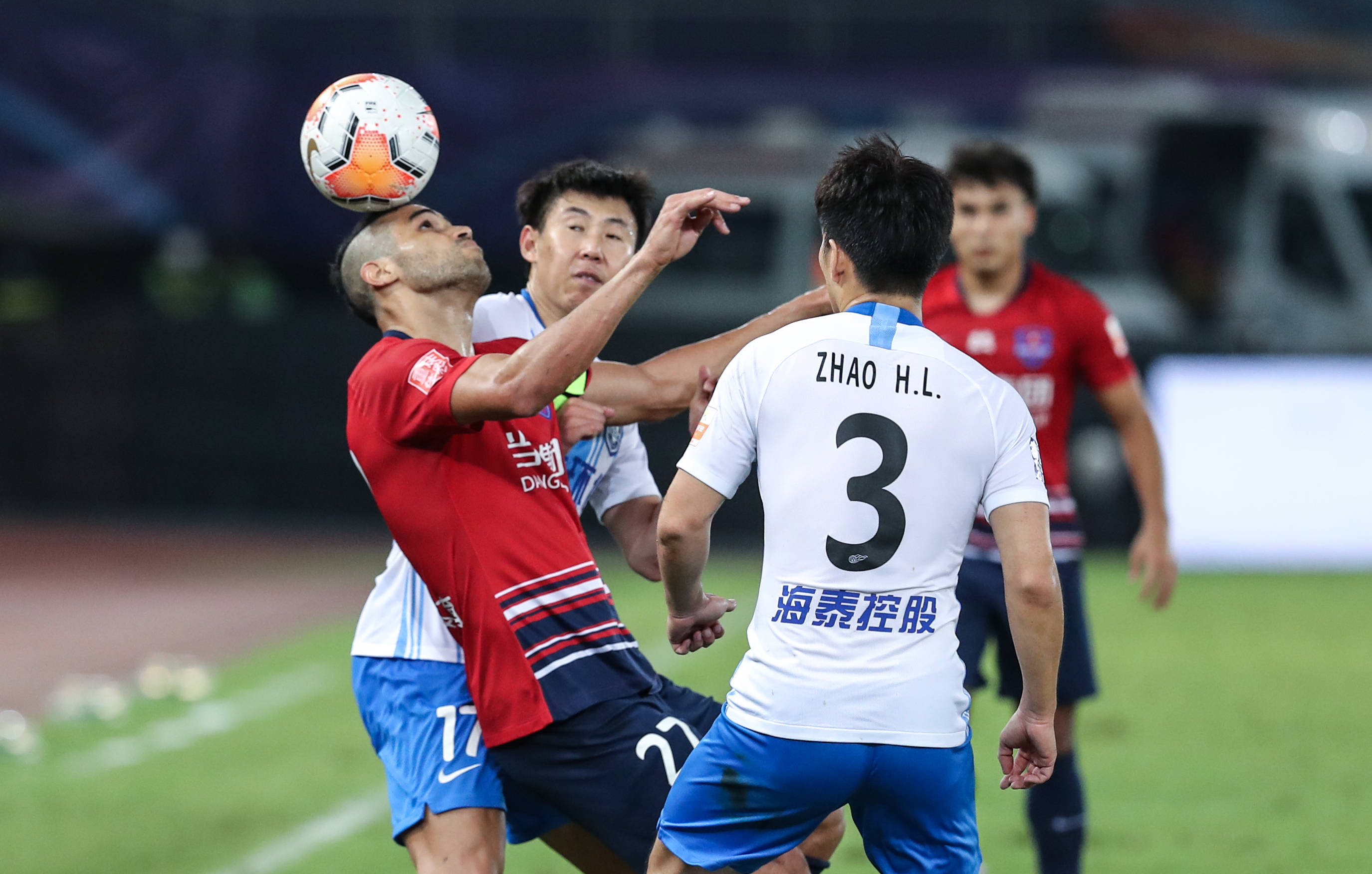 天津泰达主场剑指胜利,豪取三分傲视全场 天津泰达主场剑指胜利,豪取三分傲视全场